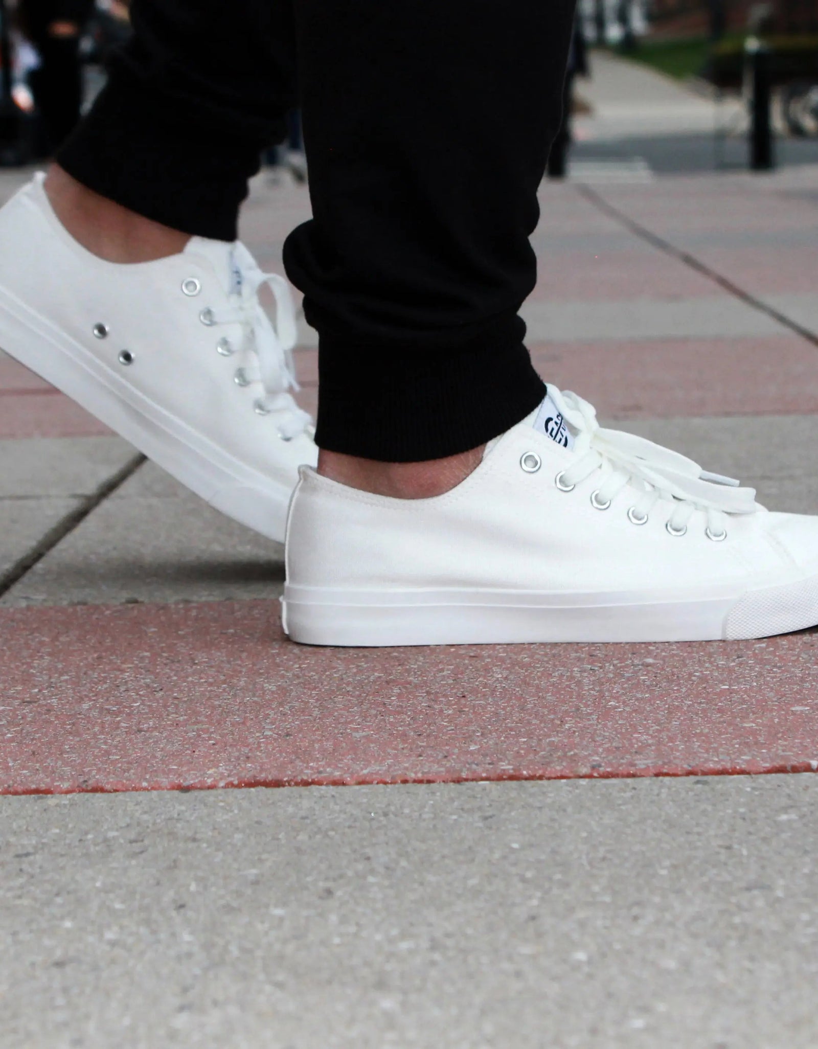 Retro Low Top All White Casual Summer Sneaker